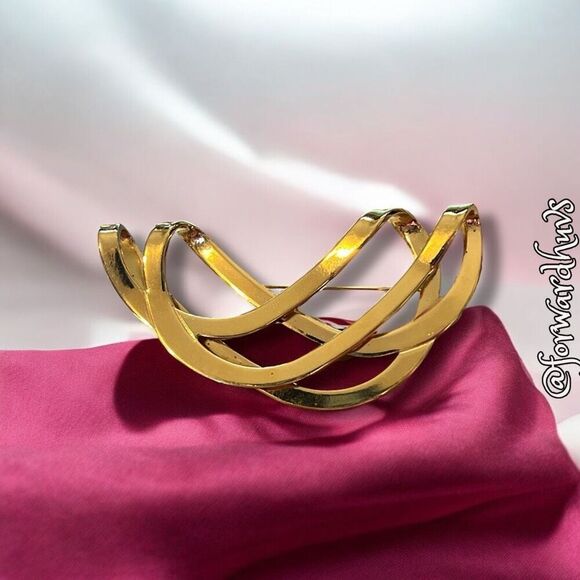 Large Vintage Gold-tone Brooch - Picture 7 of 9